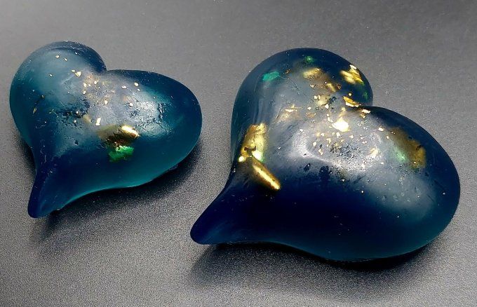 SAINT VALENTIN  - duo de cœurs bleus et feuilles d'or mates effet pierre