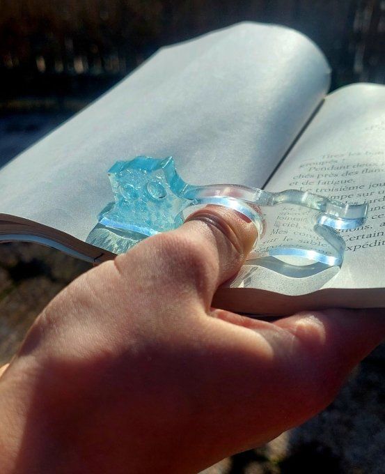ENFANT  - Bague de lecture Chaton avec du verre brisé bleu et blanc 