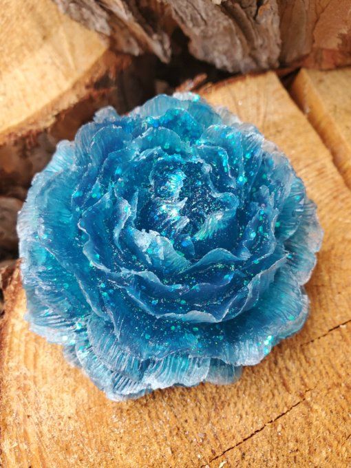 Fleur de pivoine bleue et paillettes 